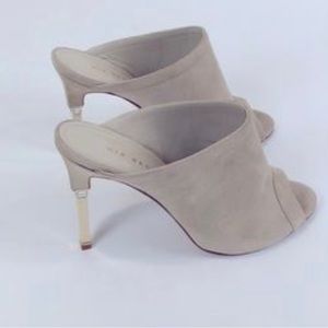 Mia Becar nude Mules size 42